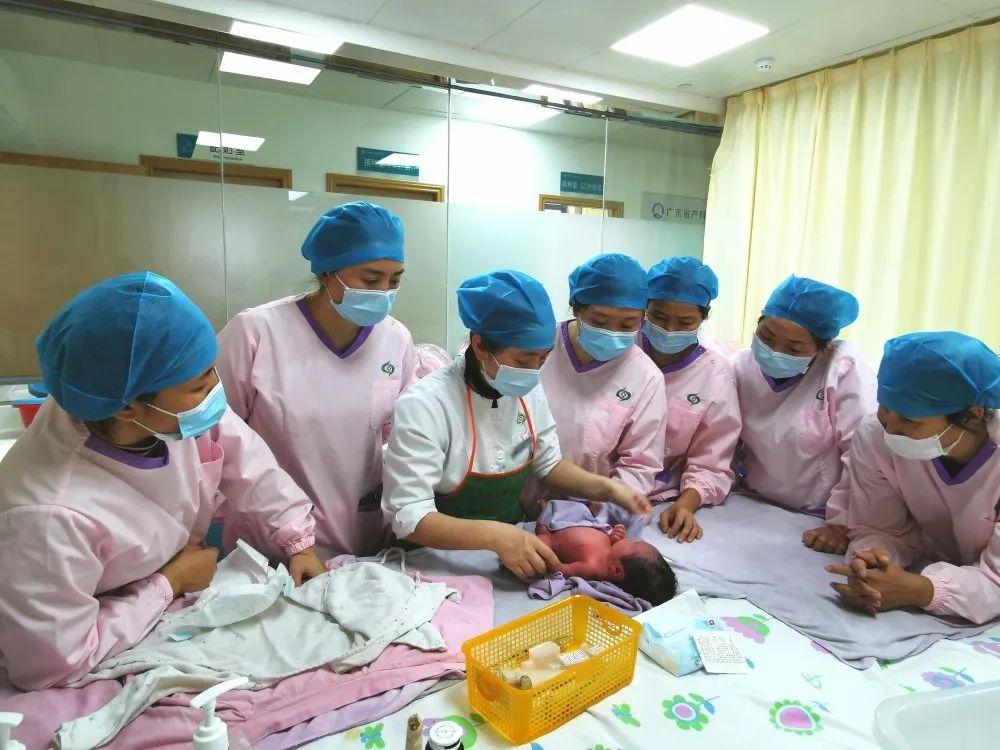 义乌市妇婴监护型护送